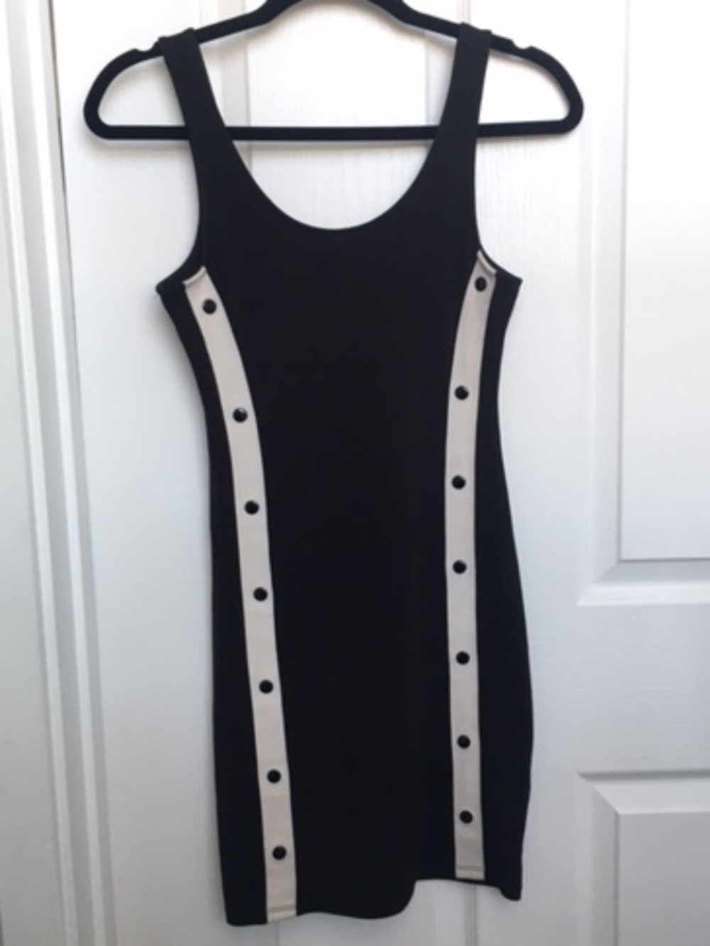 DIVIDED Black Bodycon button dress